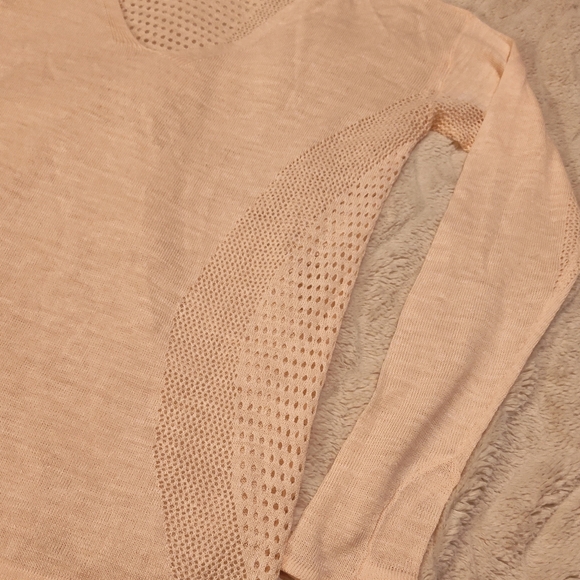 Like-New Lululemon Athletic Lightweight Sweater (NO SIZE TAG, SEE MEASUREMENTS) - Picture 3 of 16